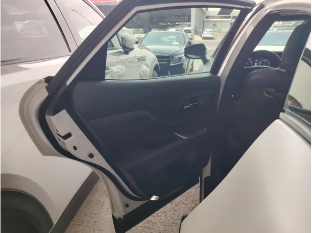 Car image 21