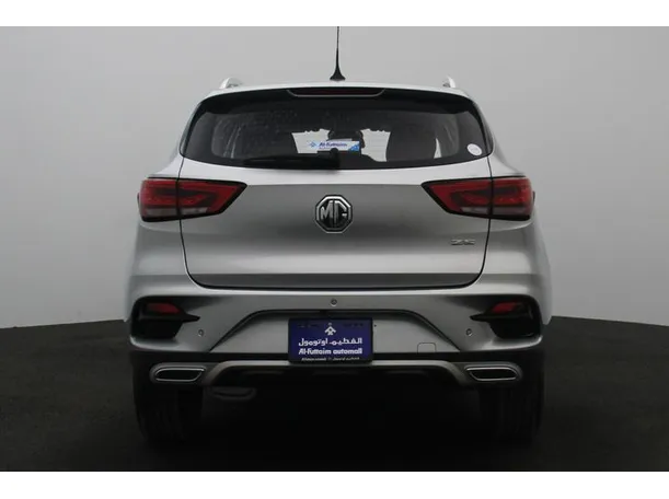 Car image 12