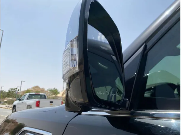 Car image 26
