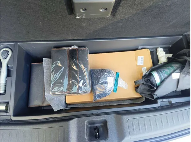 Car image 33