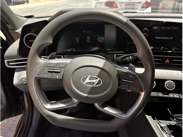Car image 19