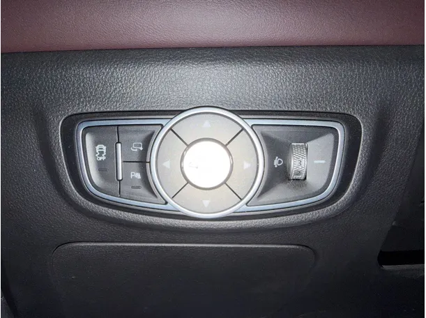 Car image 22