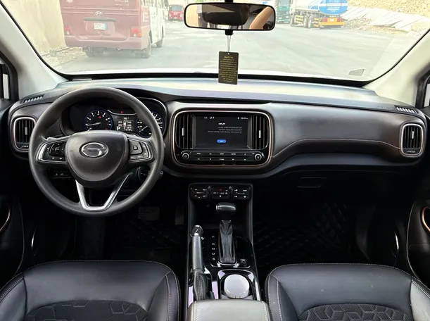 Car image 18
