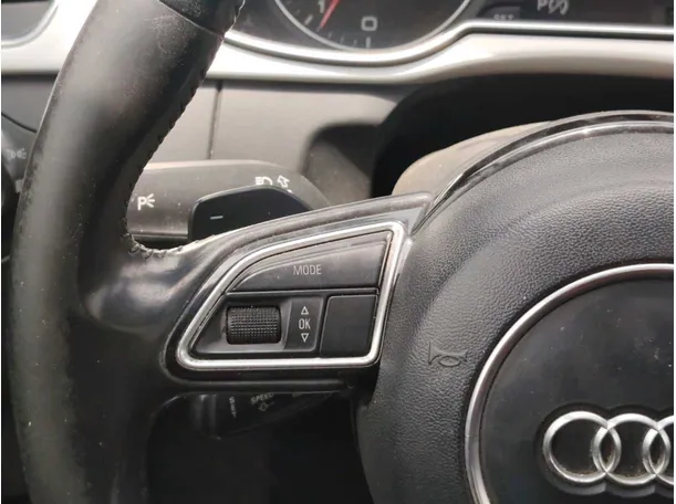 Car image 27
