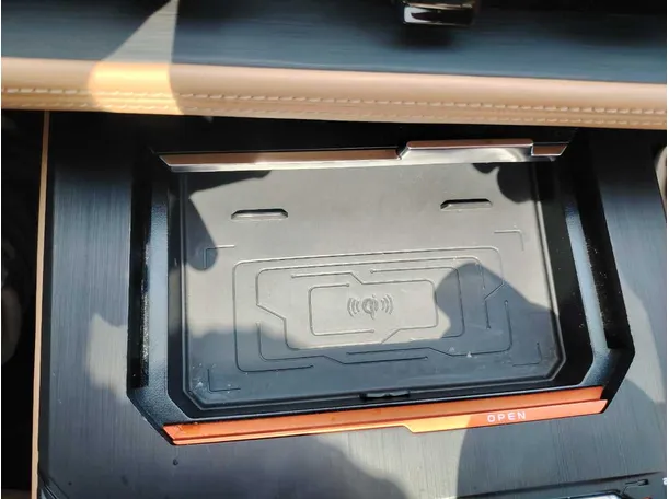 Car image 38