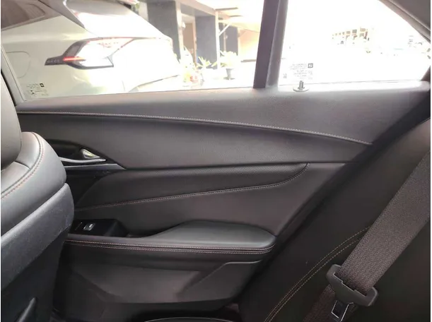 Car image 37