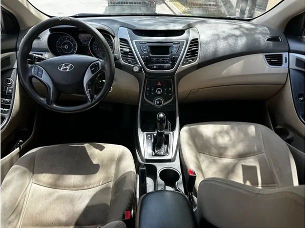 Car image 17
