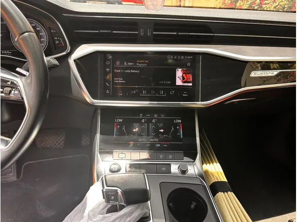 Car image 19