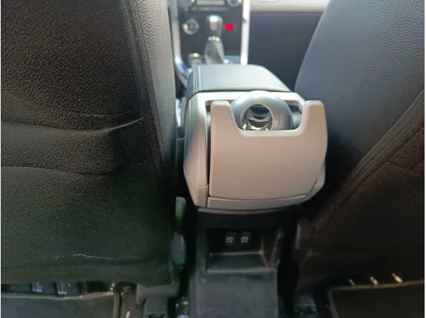 Car image 29