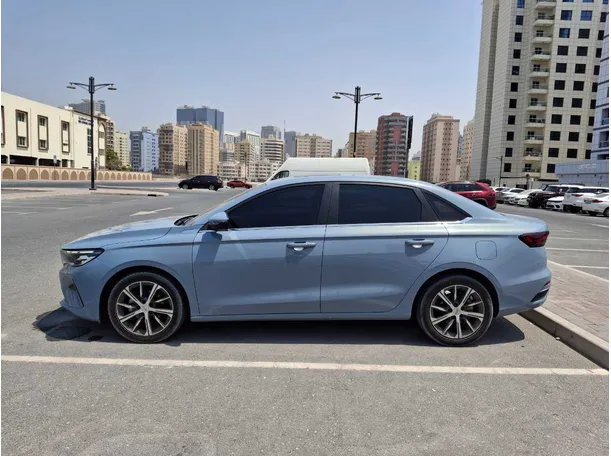 Car image 8