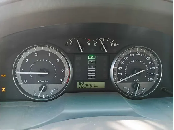 Car image 19