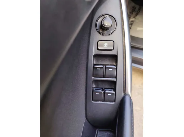 Car image 27