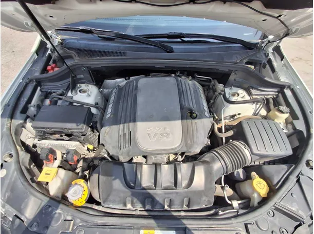 Car image 18