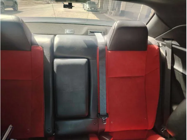 Car image 18