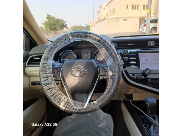 Car image 18