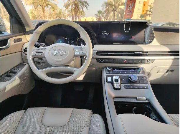 Car image 20