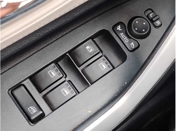 Car image 29