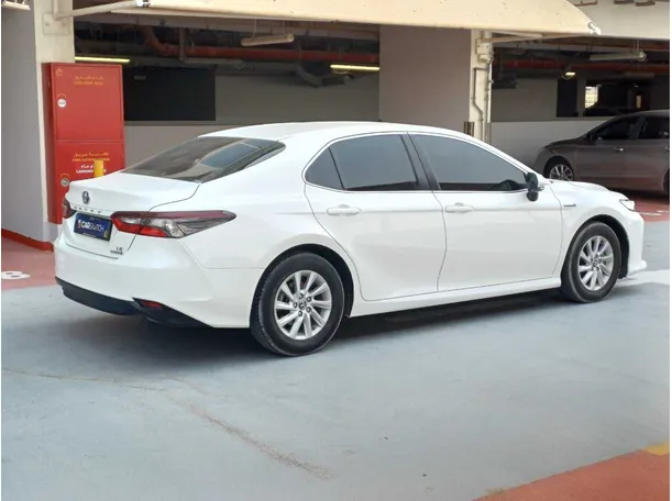 Car image 5