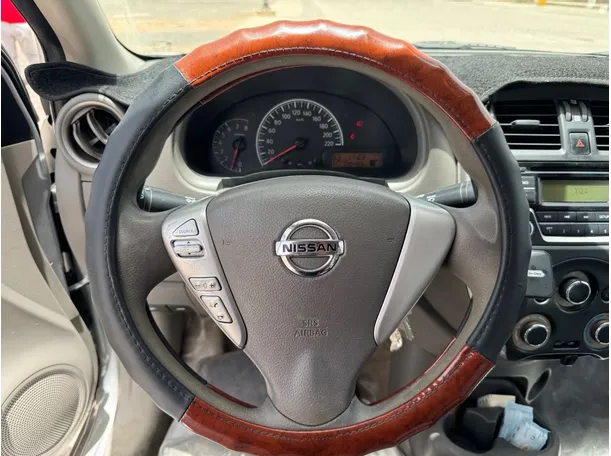 Car image 18