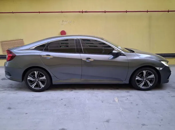 Car image 8