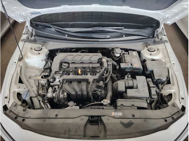 Car image 30