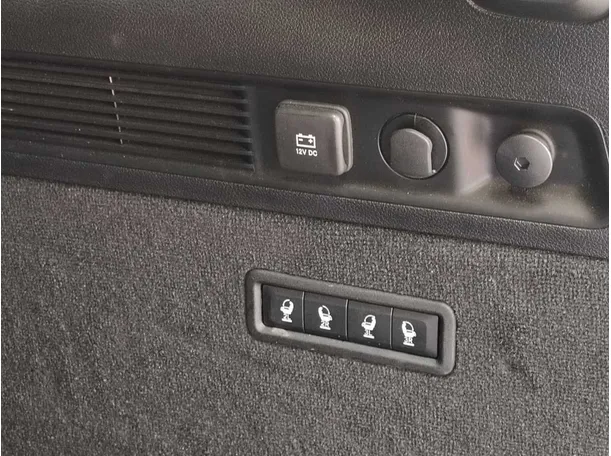 Car image 38