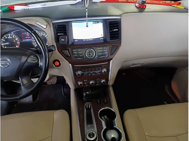 Car image 17