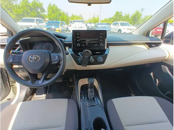 Car image 14