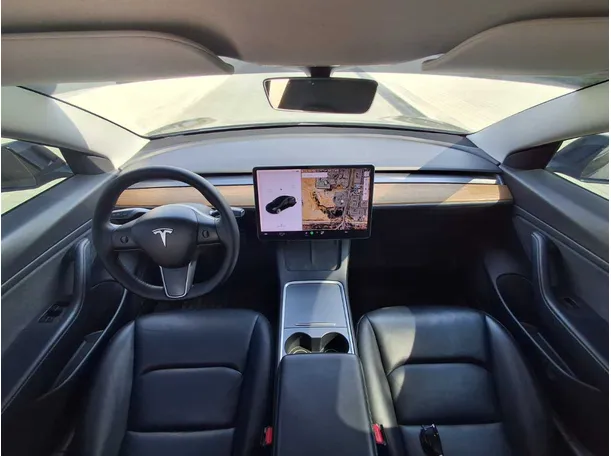 Car image 14
