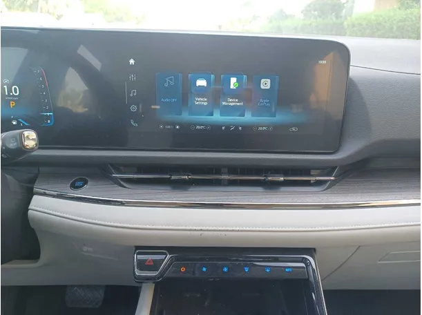Car image 15
