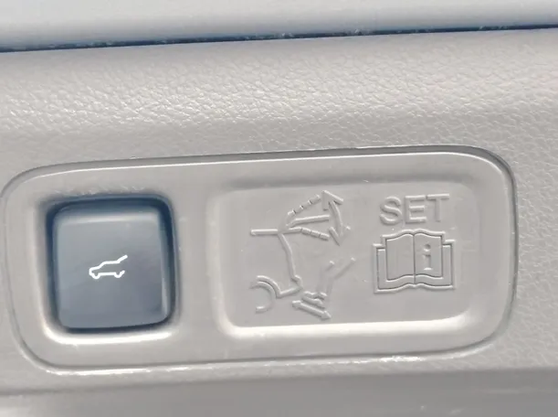 Car image 36