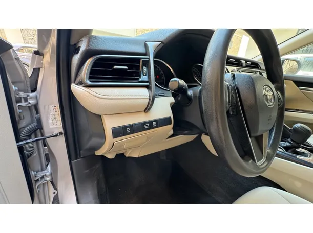 Car image 27