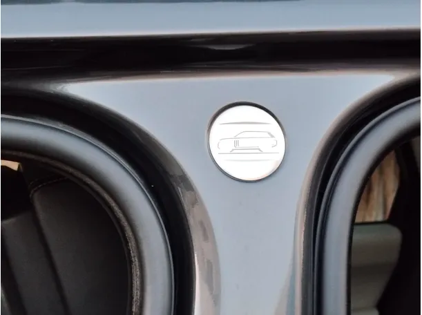 Car image 37