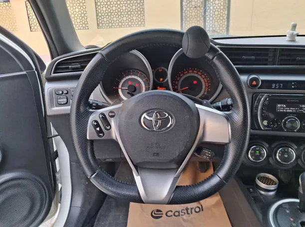 Car image 18