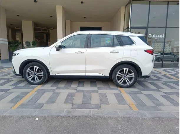 Car image 8