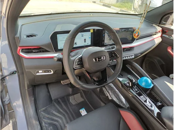 Car image 11