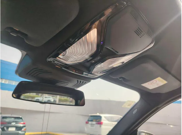 Car image 32