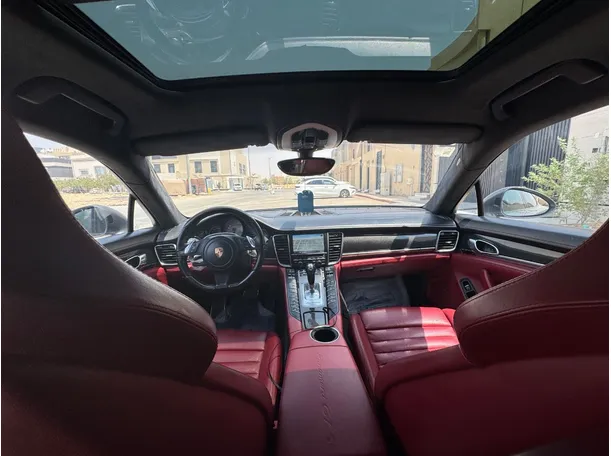 Car image 14