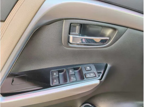 Car image 38