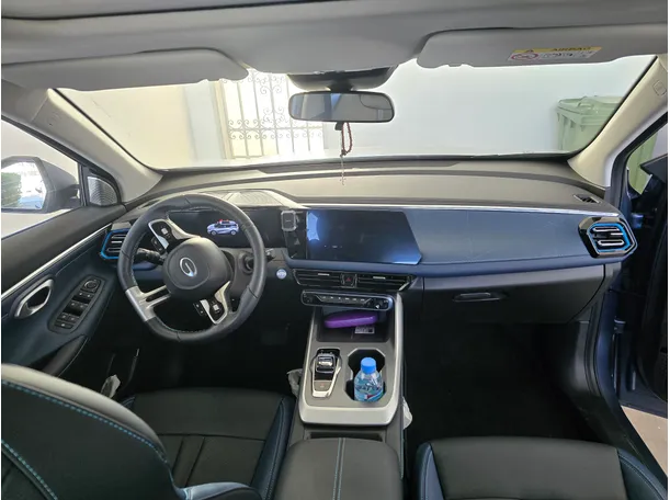 Car image 7