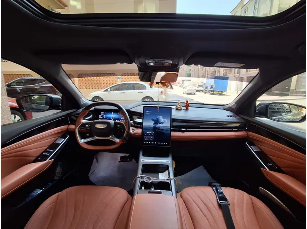Car image 13