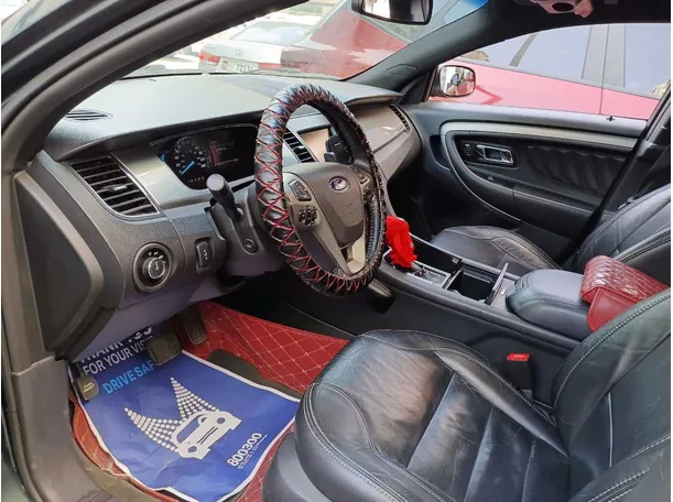 Car image 11