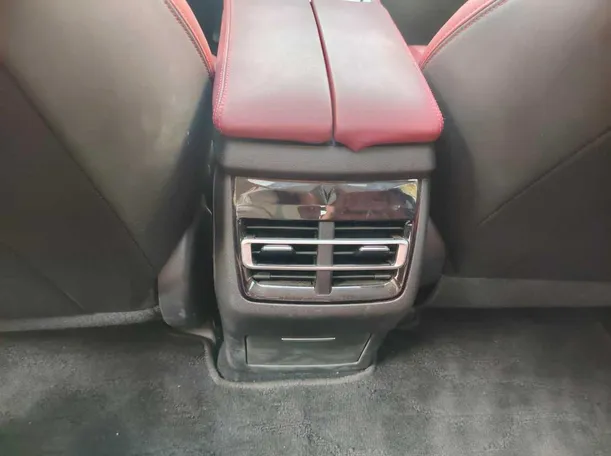 Car image 43