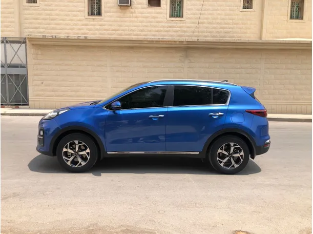 Car image 8