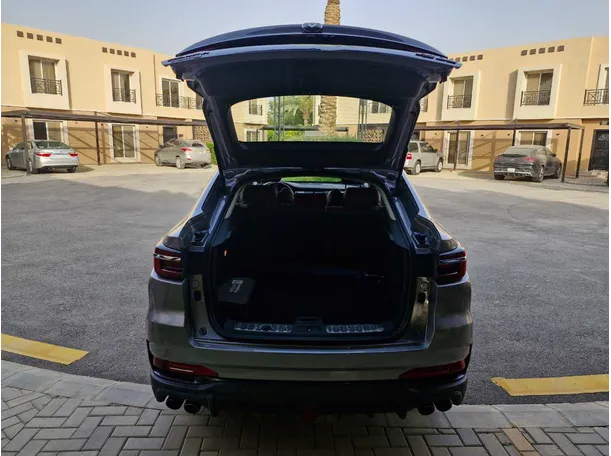Car image 21