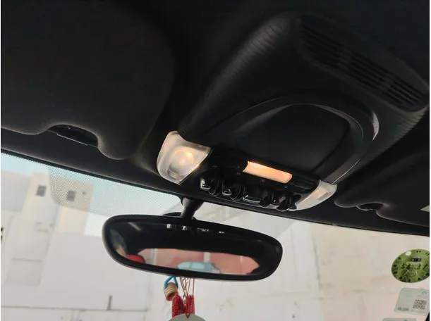 Car image 29