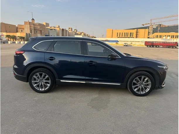Car image 4