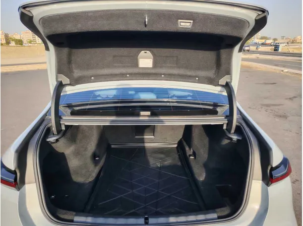 Car image 24