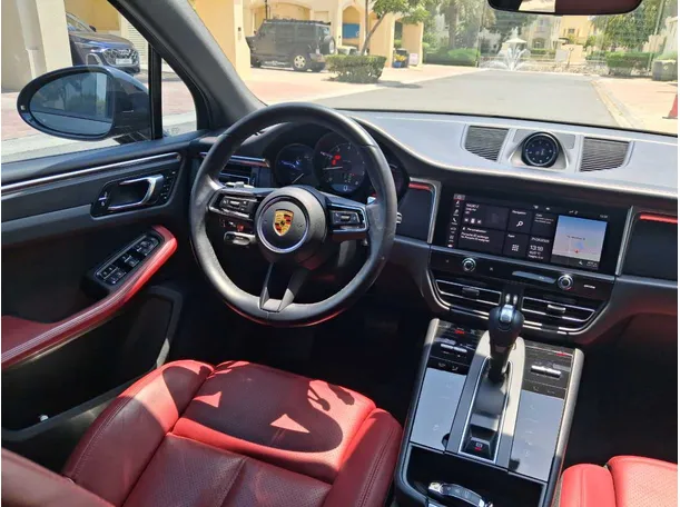 Car image 16