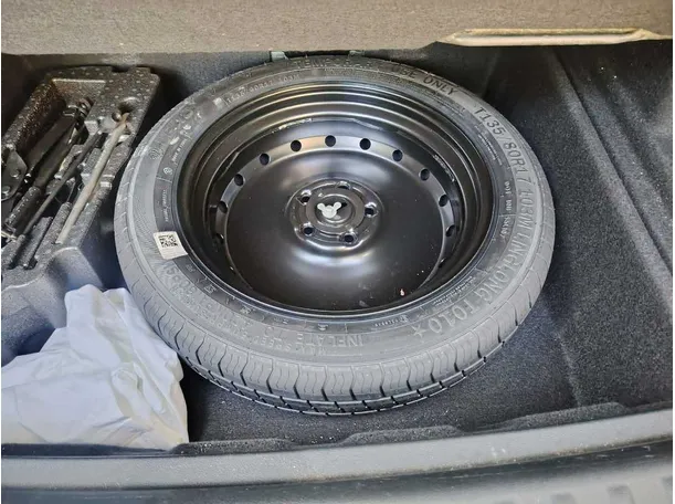Car image 48
